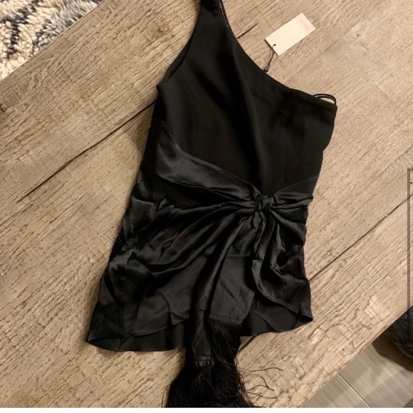 Cinq a Sept Theoline One Shoulder Top- XS,M - Picture 4 of 7